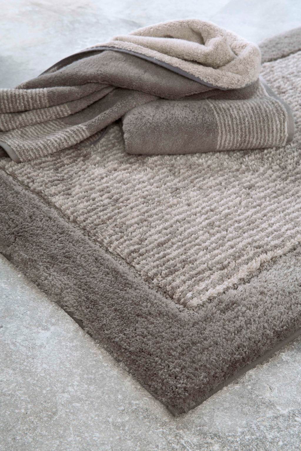 TWO TONE Bad-Teppich