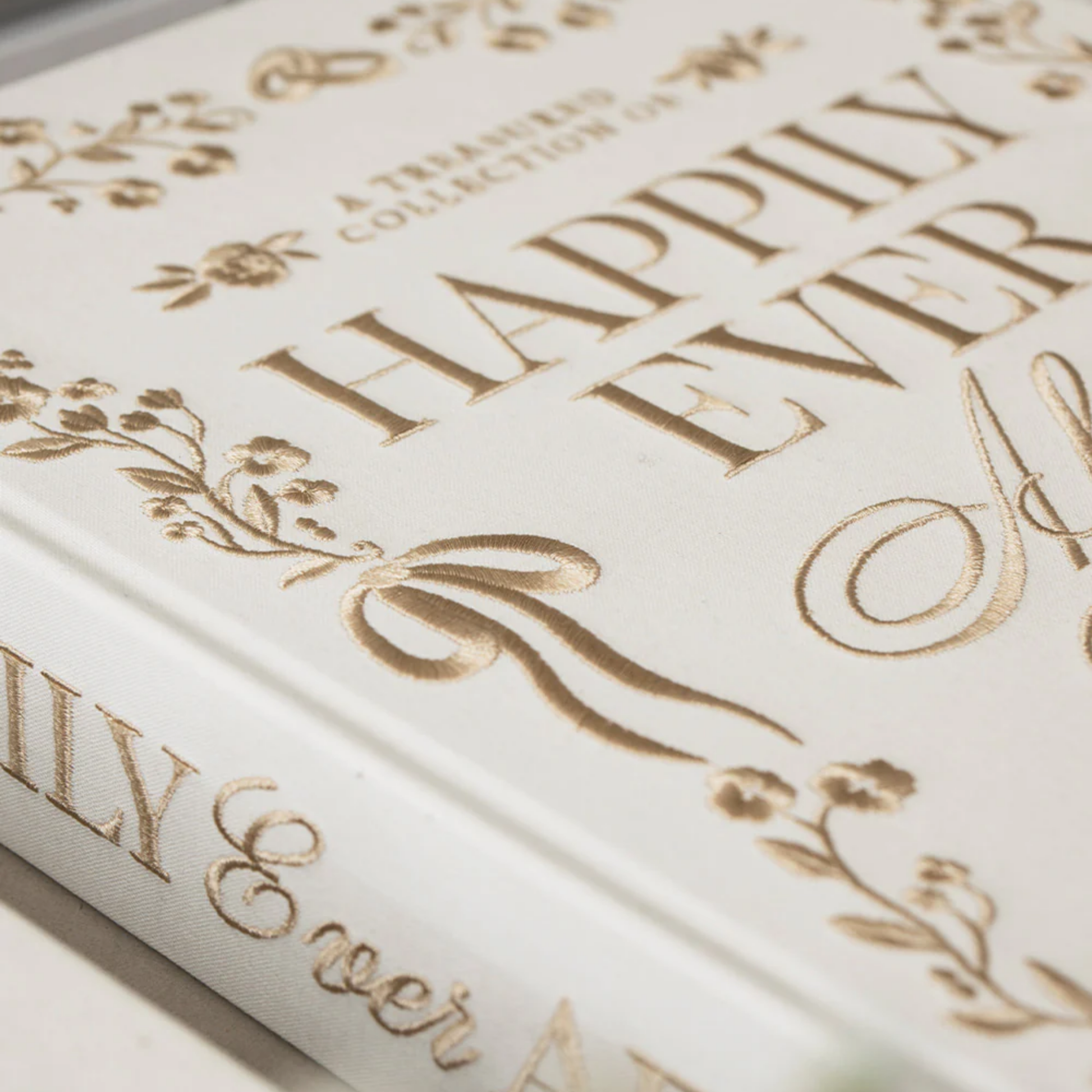 Hochzeitsfotoalbum | HAPPILY ever AFTER Embroided
